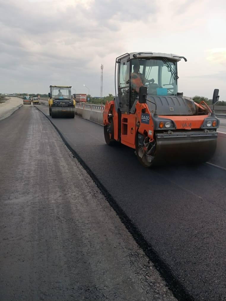 На объекте М-4 «Дон» (км 933 -  км 974) команда ДАДС приступила к укладке асфальтобетона!