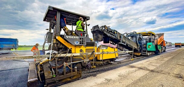 Новейшие 3D-системы нивелирования на бульдозерах!